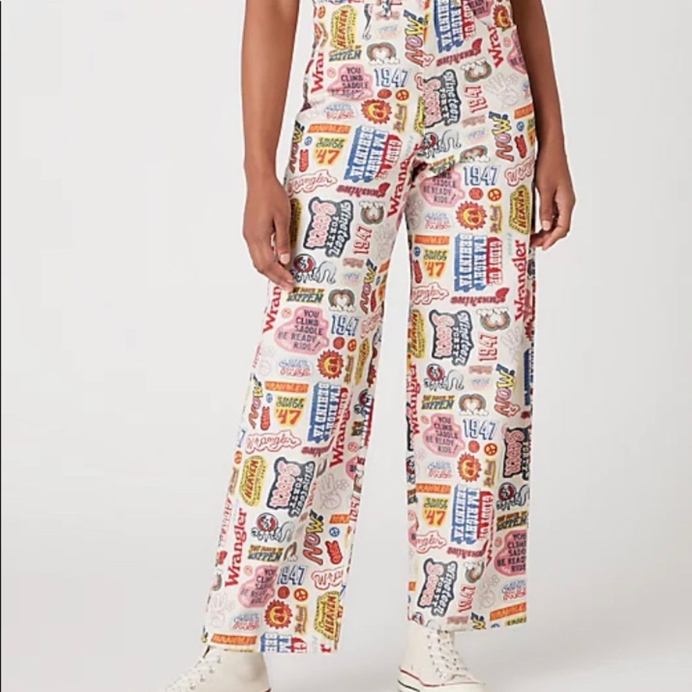 Rare WRANGLER WIDE BARREL JEANS in Cowgirl Heaven